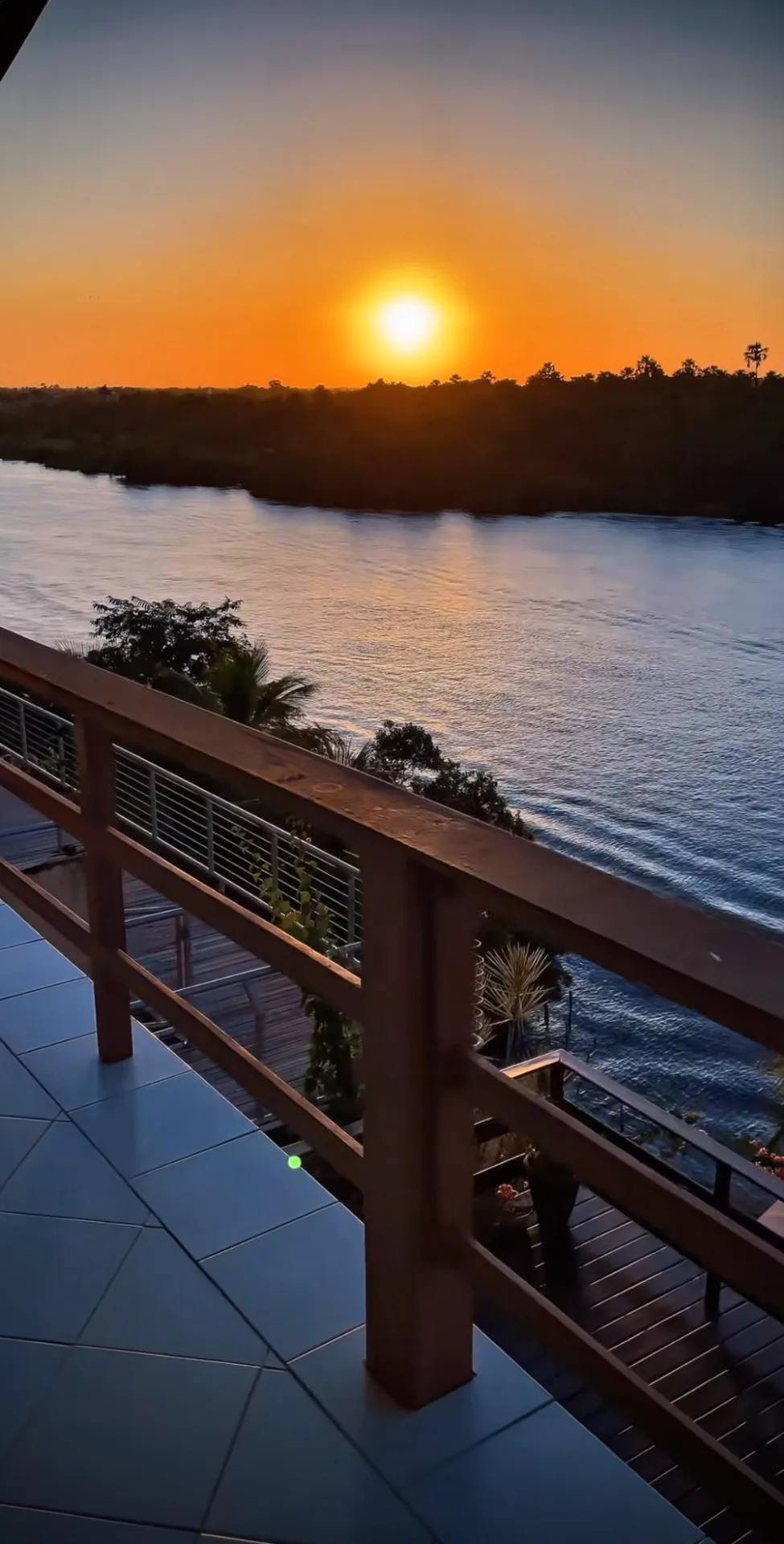 Pôr do sol no Rio Preguiças